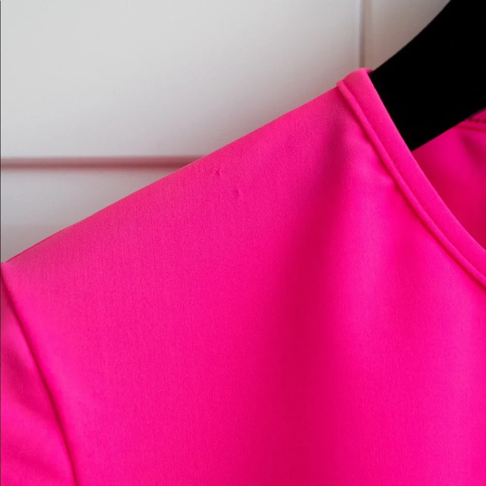 Iconic Chanel Vintage Spring 1995 Pink Black CC Logo 95P Crop Top - Picture 6 of 10